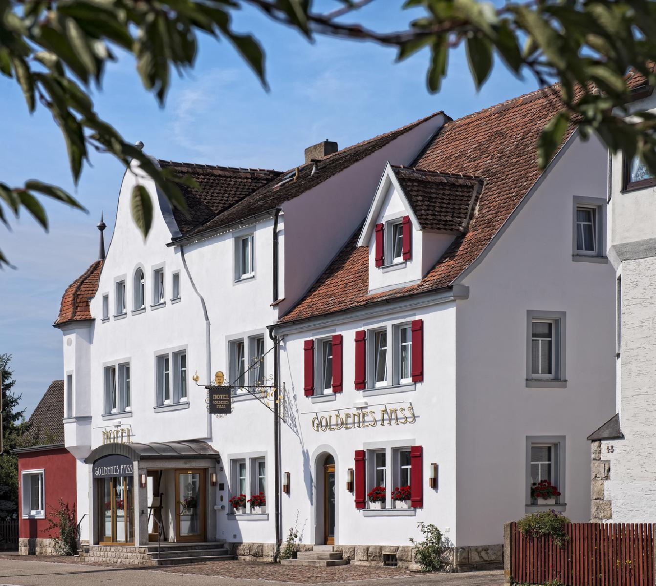 Apartment and Chalet