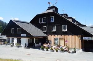 Apartment and Chalet 